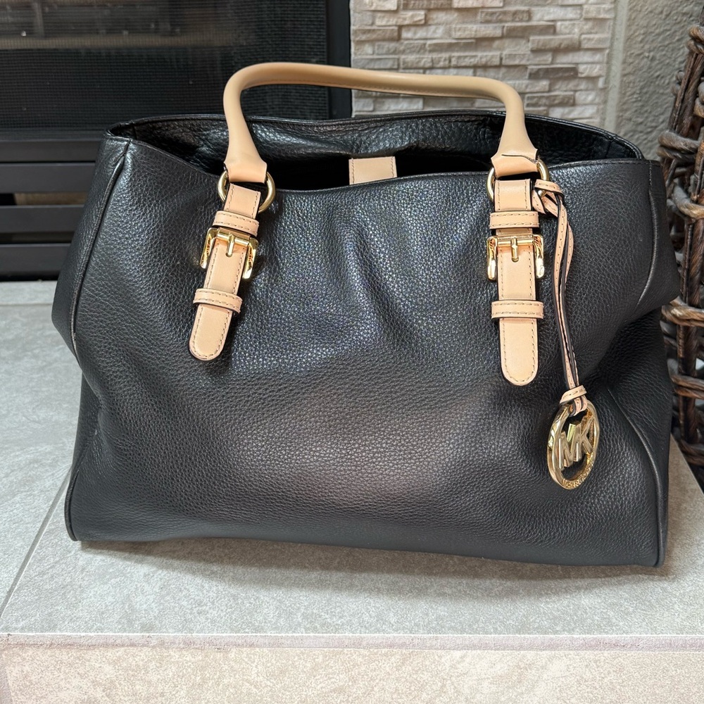 Michael Kors Elegant Black Tote with Cream Accents